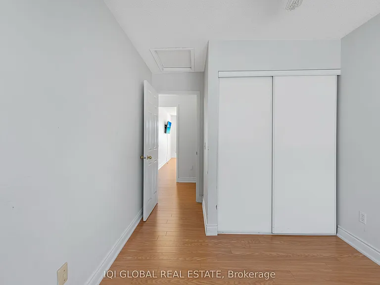 2 Sir Lou Dr #139 — Photo 10