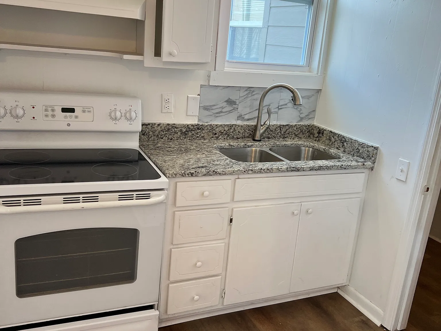 1 bed, $1,100 — Photo 3