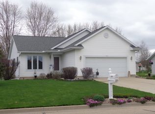 1015 E Robin Ln, Shawano, WI 54166