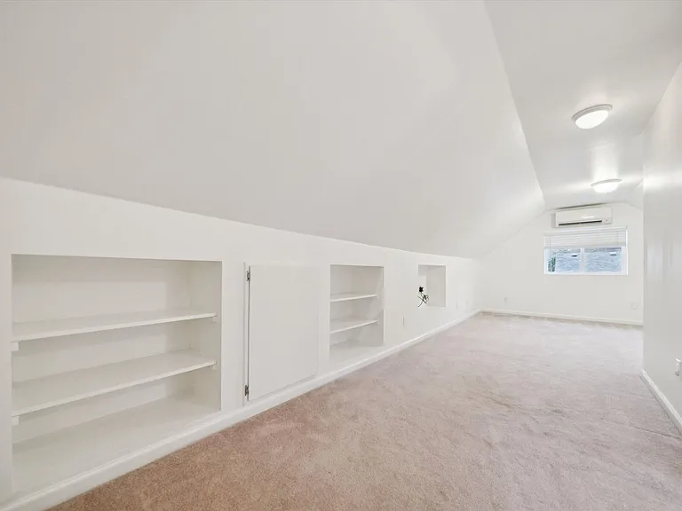1831 SW Evans St — Photo 27