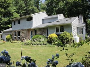 5010 Pineview Dr, Mohnton, PA 19540