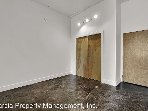 3rd image of 4901 Pernod Ave APT 13