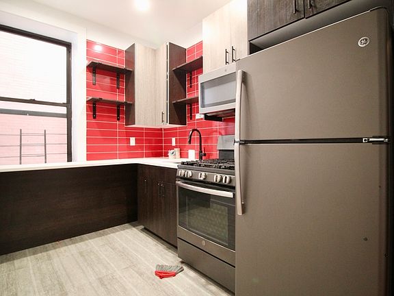 5th image of 270 Kosciuszko St #205
