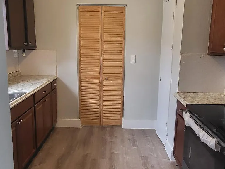 2221 NW 59th St — Photo 32