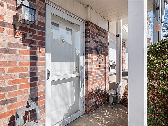 2nd image of 122 Old Village Ln