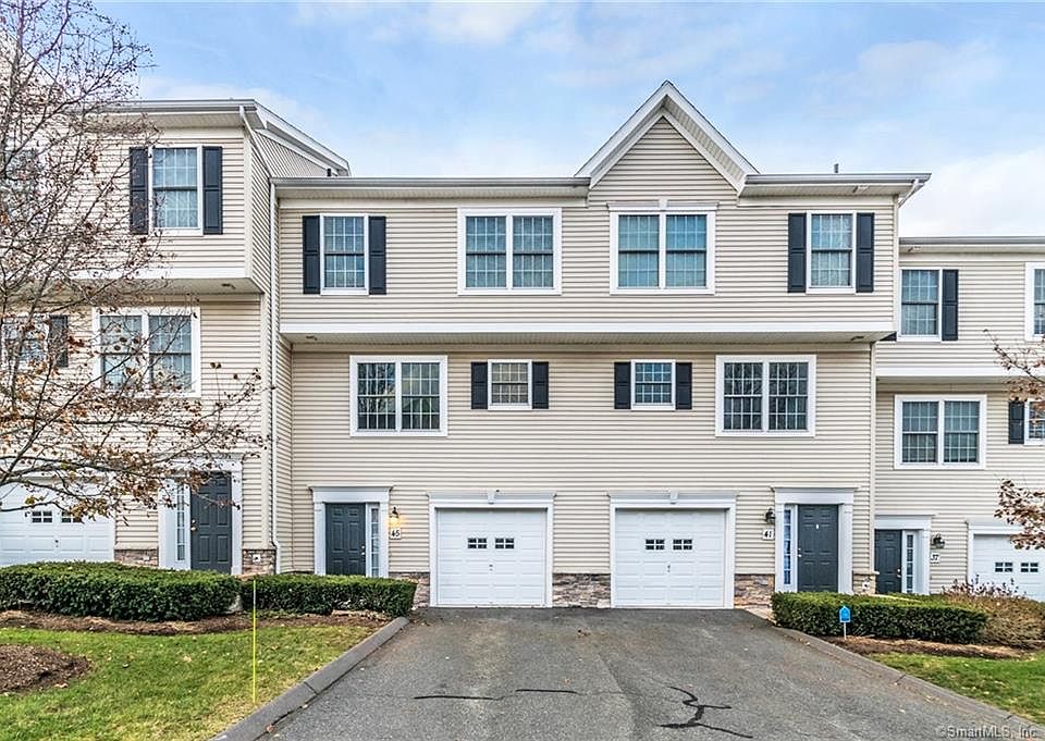 1st image of 45 Donahue Ln #45