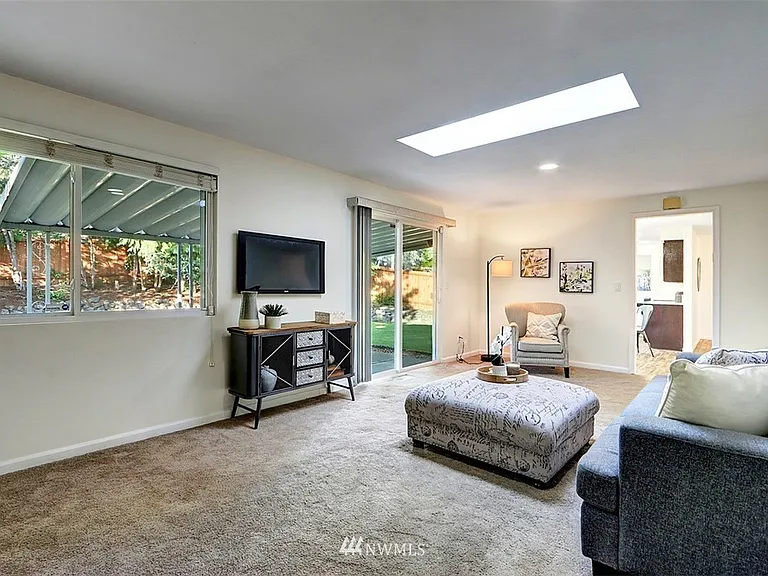 1606 Lake Youngs Way SE — Photo 11