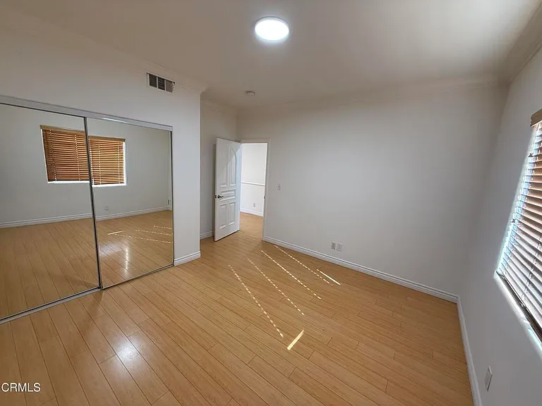 7011 N Liberty Dr — Photo 16
