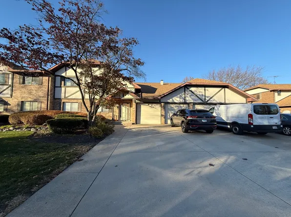 113 Walters Ln APT 2A, Itasca, IL 60143
