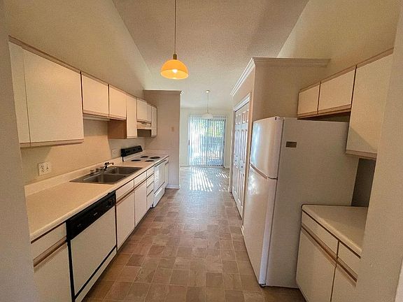 5th image of 2802 B Sweet Gum Ct