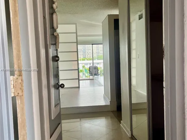 1650 NE 115th St APT 507, Miami, FL 33181