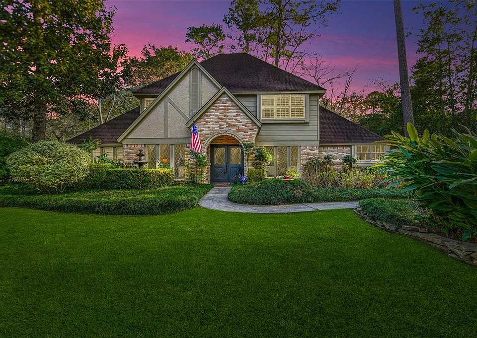 1st image of 2618 Riverlawn Dr