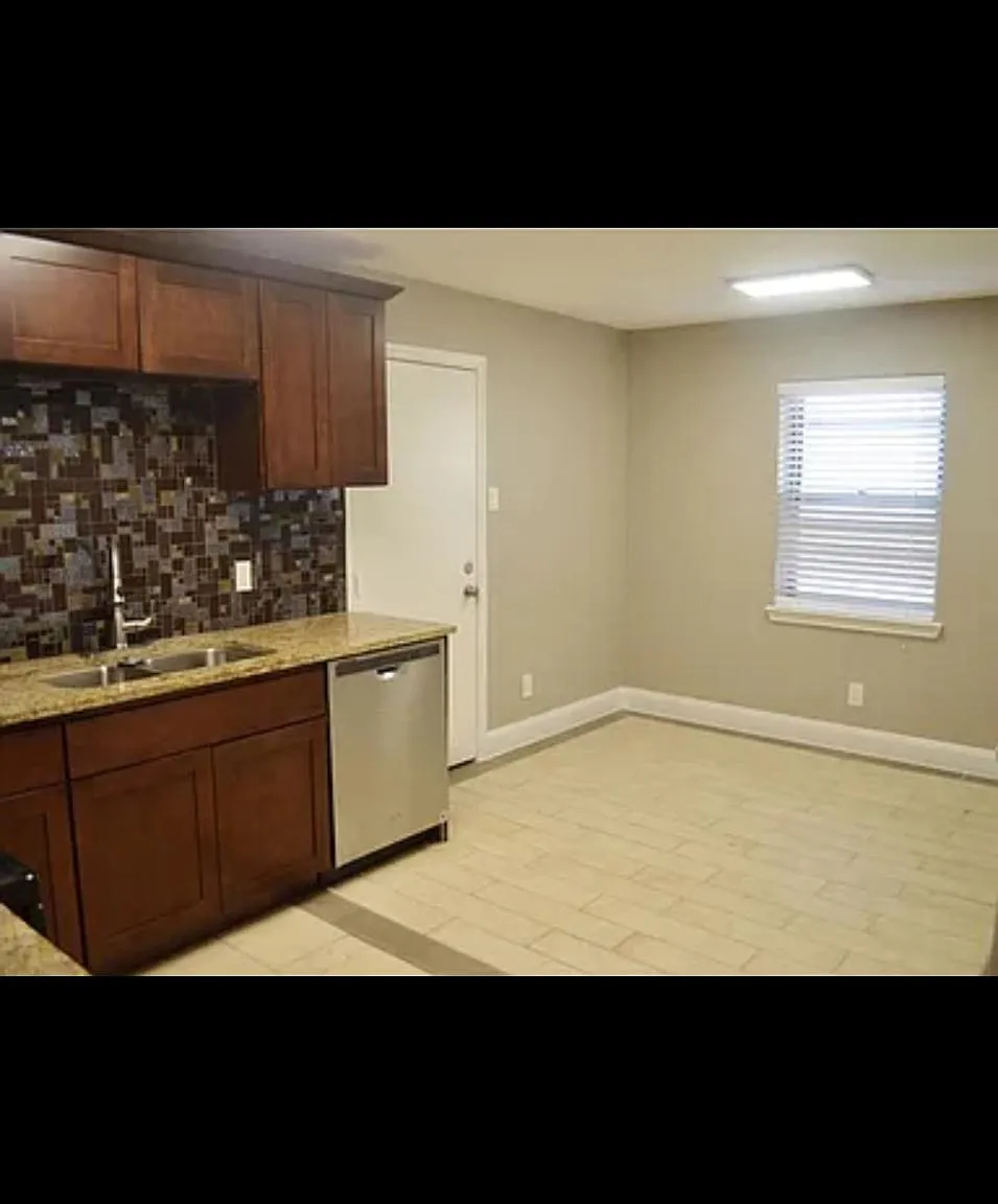 4 bed, 1683 sqft, $2,650 — Photo 2