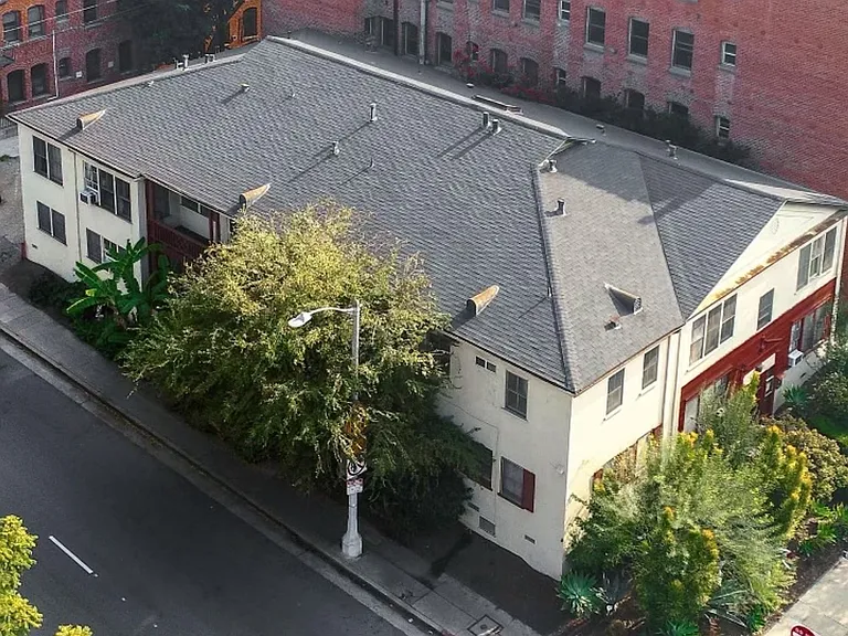 602 S Dunsmuir Ave — Photo 6