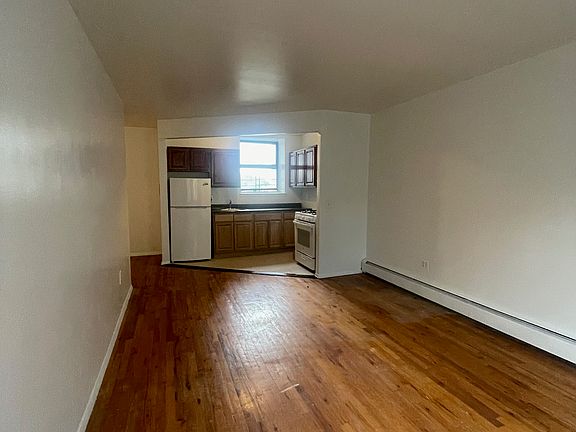 5th image of 1358 Sheridan Ave #4