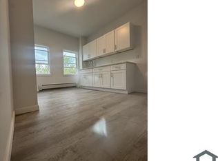 25 Henderson Ave APT 3, Staten Island, NY 10301
