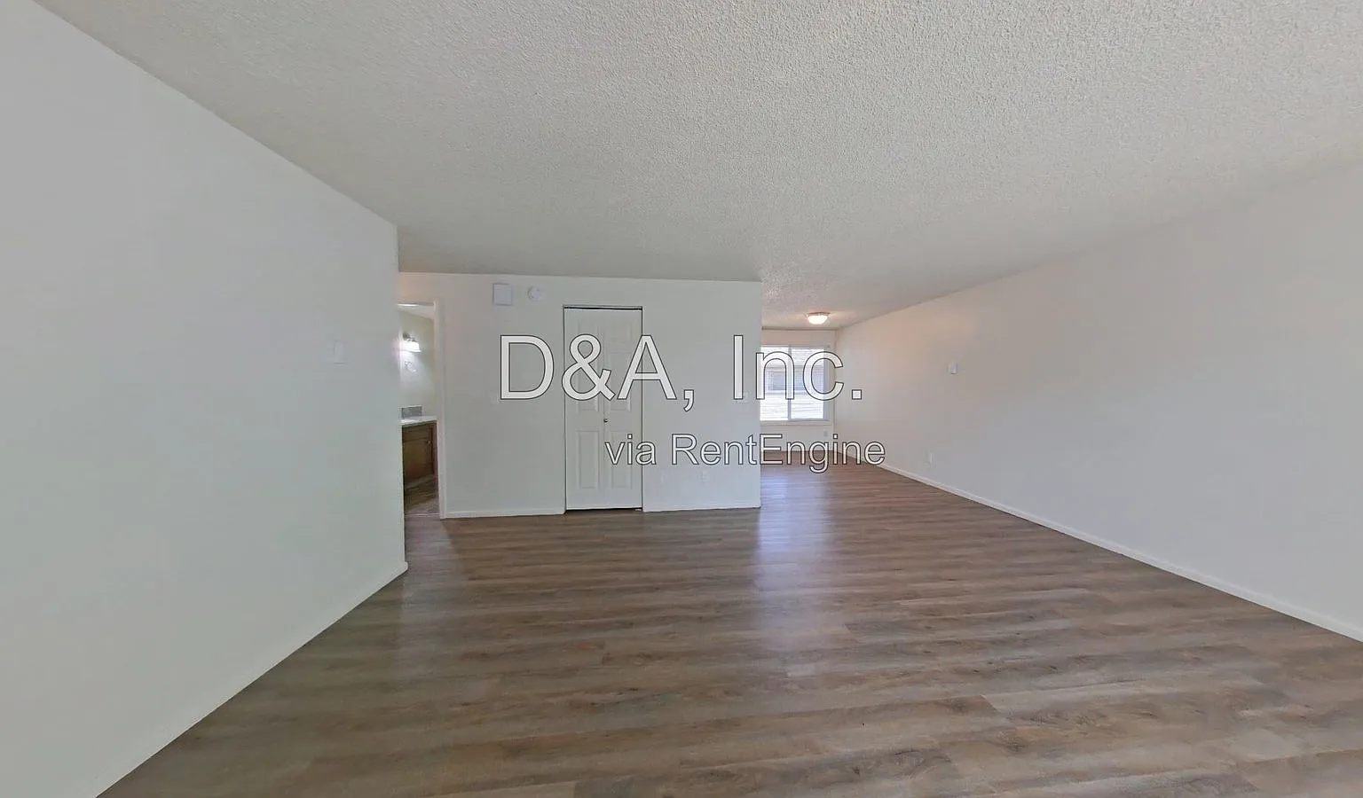 2 bed, 1.0 bath, 700 sqft, $1,295 — Photo 2
