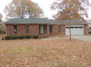1023 Connecticut Dr, Dalton, GA 30721