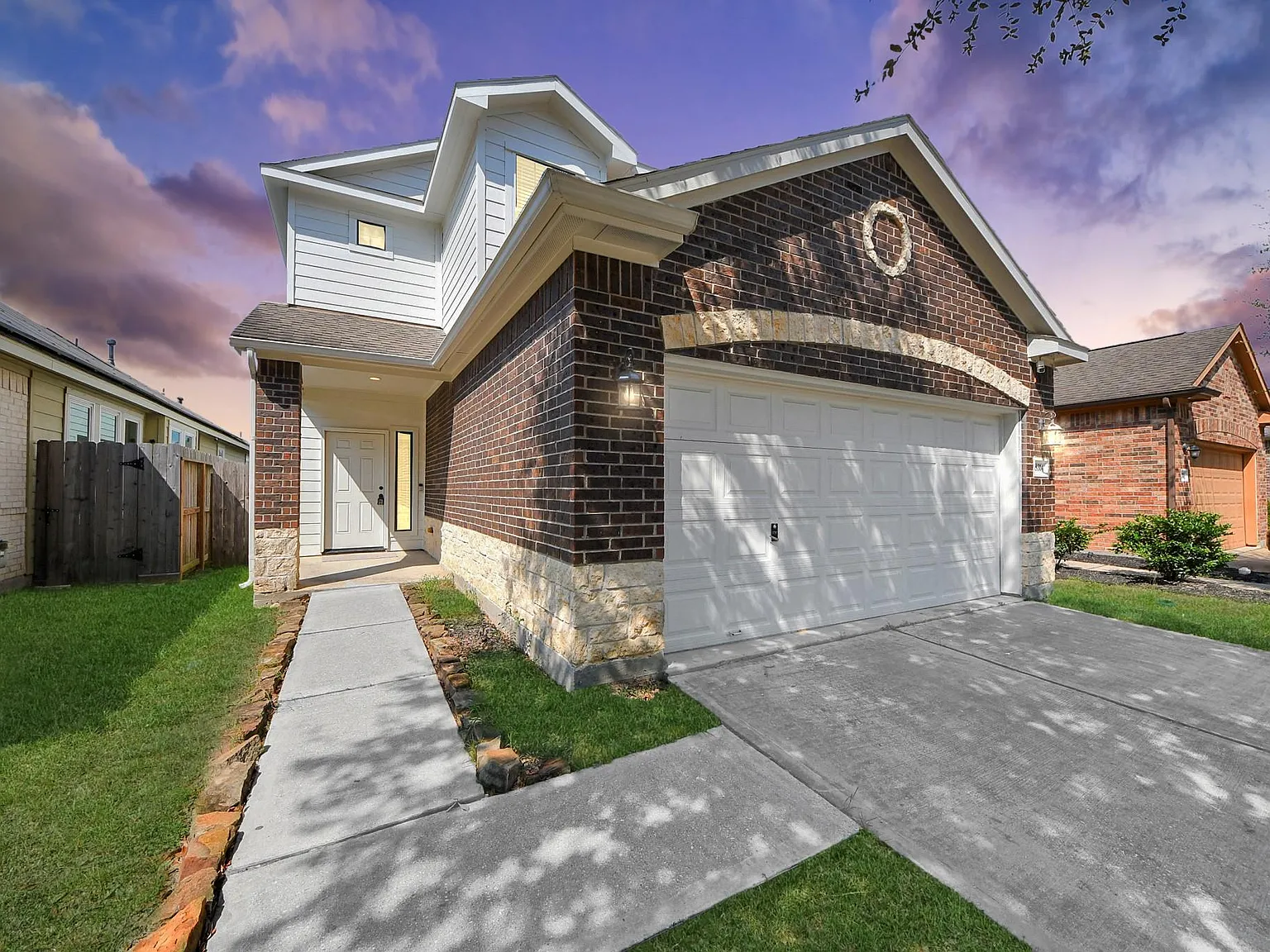 3 bed, 2.5 bath, 2110 sqft, $2,400 — Photo 1