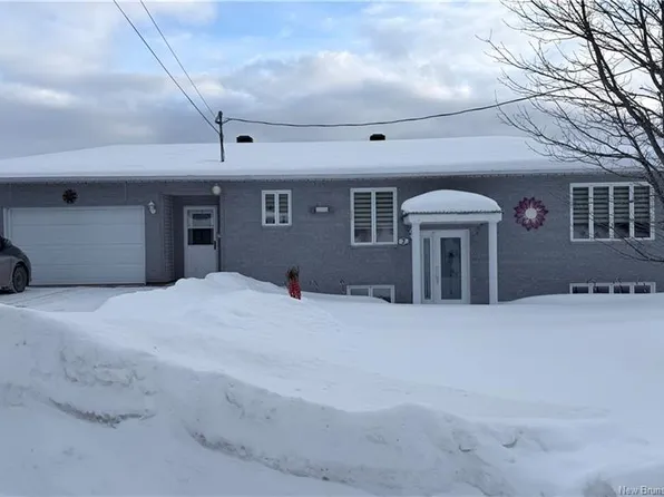 7 Lebel St, Haut Madawaska, NB E7A 1E3