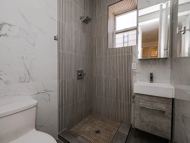 305 Harman St #1B — Photo 7
