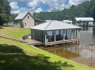 137 E Bay Dr, Lumberton, MS 39455