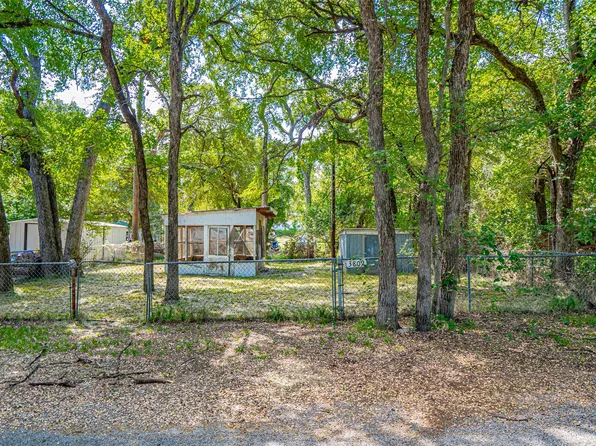 3809 Totem Trl, Granbury, TX 76048