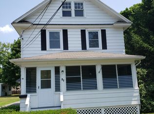 37 Oakland Ave, Bay Shore, NY 11706