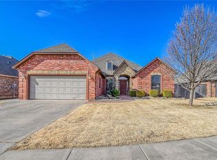 2905 Alethea Dr, Moore, OK 73160