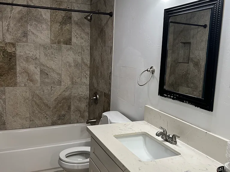 536 S Tulip St — Photo 18