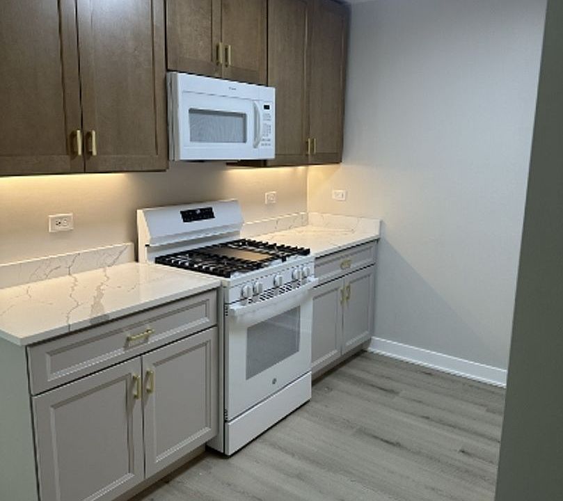 1st image of 1618 Division St #20