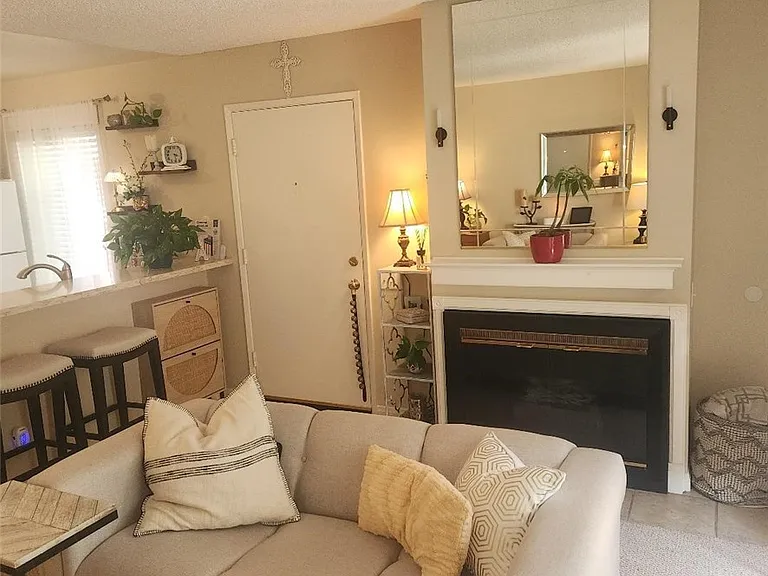 2821 S Fairview St #A — Photo 3
