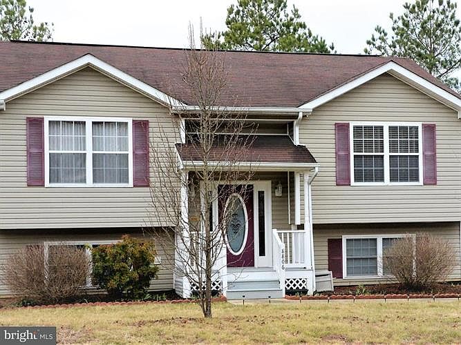 1st image of 8806 New Castle Ct