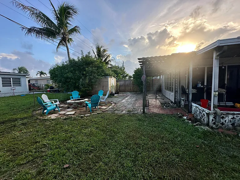 7000 SW 11th St — Photo 41