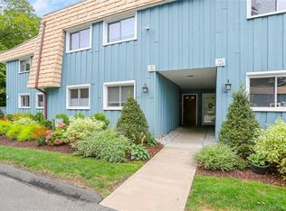 1135 Stratfield Rd #1135, Fairfield, CT 06825
