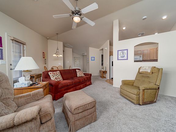 4th image of 2496 Lake Park Ct Unit B
