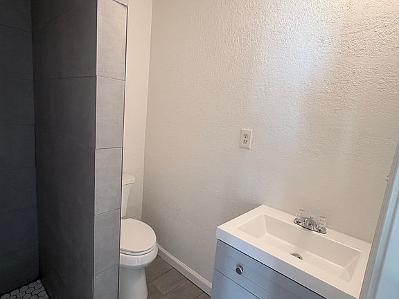 5th image of 1174 Franklin Ave