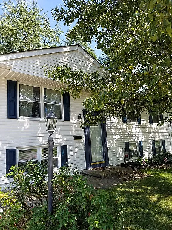 342 Imperial Dr photo 1