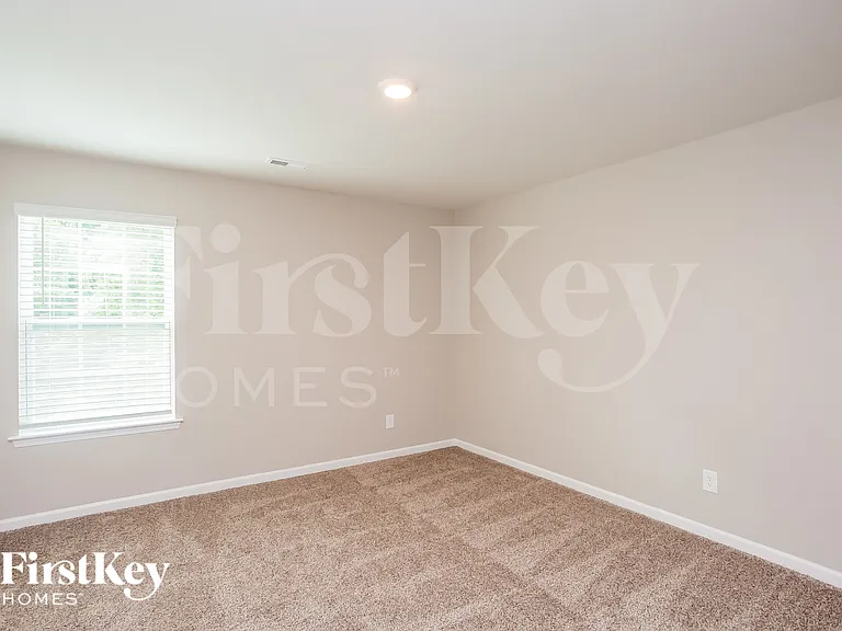 2209 Rolling Hills Dr — Photo 16