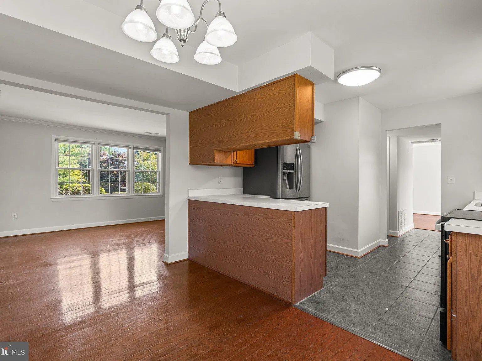 3 bed, 2.5 bath, 1733 sqft, $2,900 — Photo 4