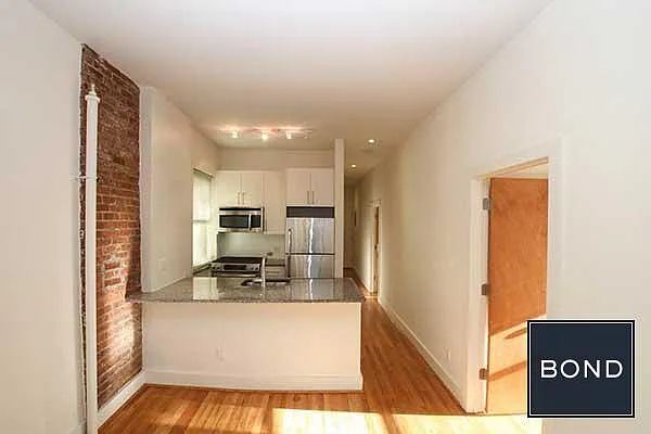 Rented by Bond New York | media 21