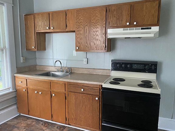 4th image of 510 King George Ave SW #B