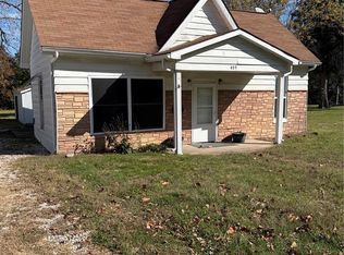 409 E Champ Clark Dr, Bowling Green, MO 63334