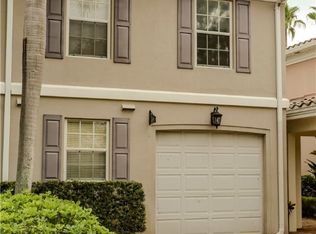 5823 Cove Cir #8, Naples, FL 34119