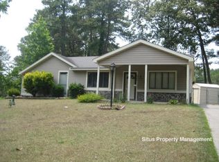8983 Homewood Dr, Riverdale, GA
