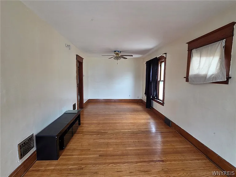 96 Academy Rd — Photo 10
