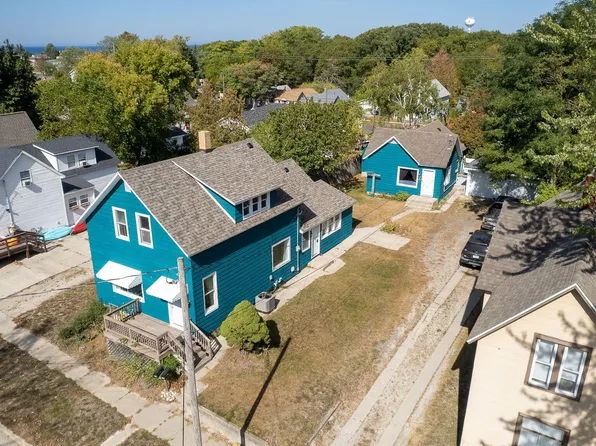 158 Monroe St, Manistee, MI 49660