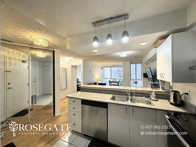 801 King St W #514 — Photo 7