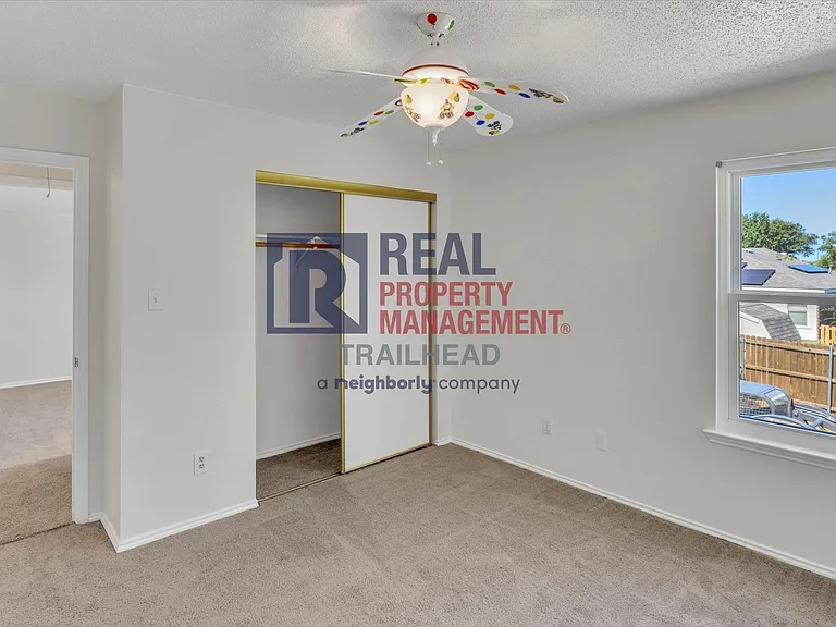732 Burlington Ave — Photo 24