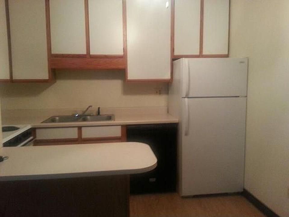 2nd image of 3170 W Monroe St APT 111
